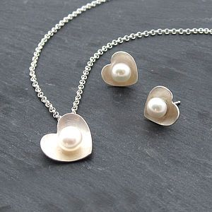 Heart-Shaped Pearl Pendant Necklace & Stud Earring Set
