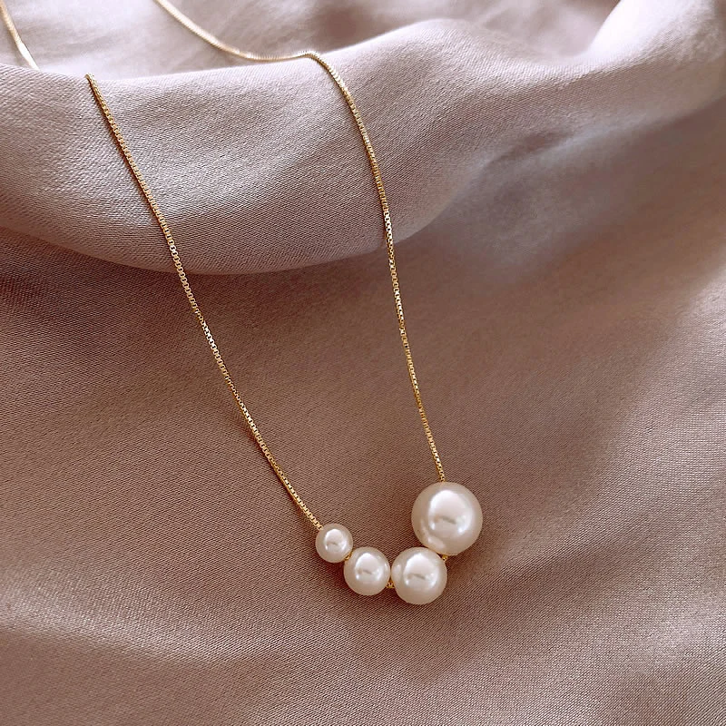 Graduated Pearl Cluster Pendant Necklace with Gold-Tone Chain