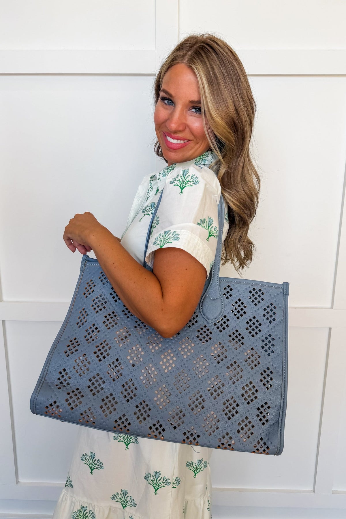 The Savannah Eyelet Tote Set in Blue
