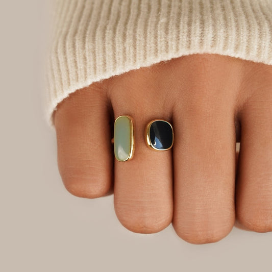 Hug Ring with Aquamarine